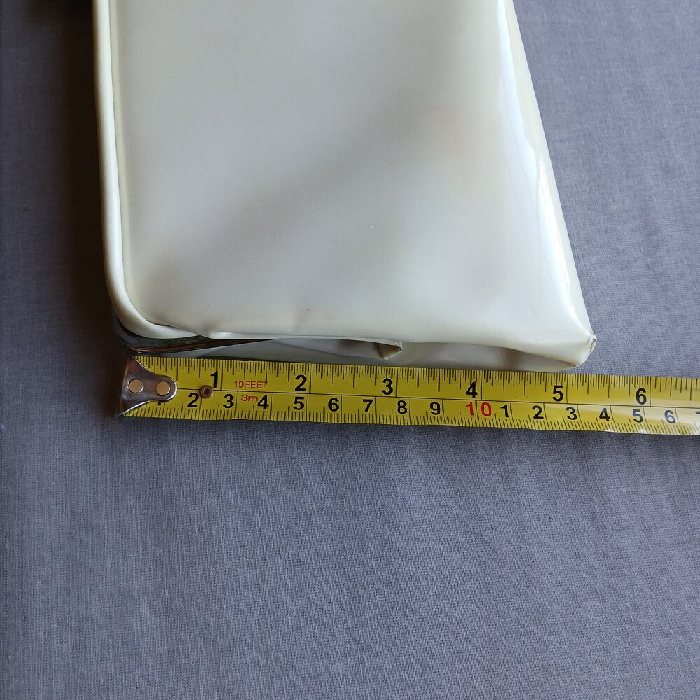Cream Clutch Purse Bag Vintage 1960s 12"x5"x1" snap closure vinyl red interior - Picture 14 of 16